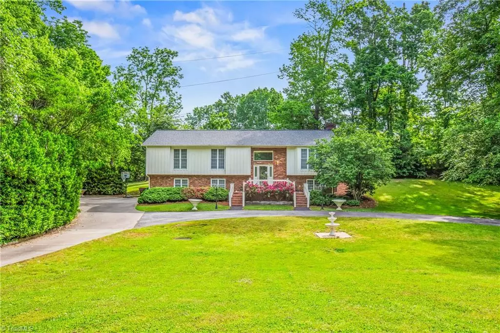 High Point, NC 27262,931 Nottingham RD