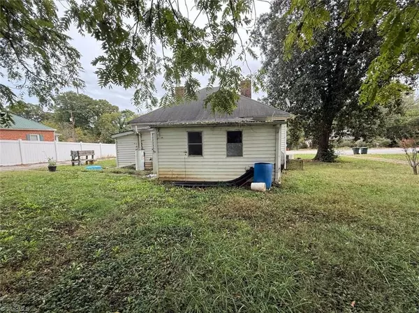 Eden, NC 27288,1015 West AVE