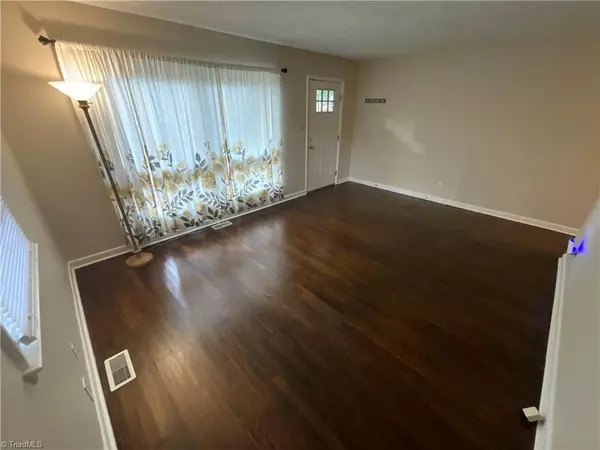 Greensboro, NC 27408,2706 Wynnewood DR