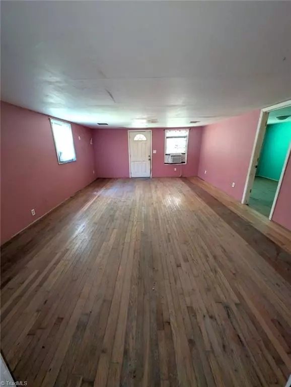 Eden, NC 27288,609 Water ST