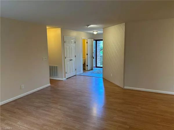 Winston-salem, NC 27104,176 Kinloch CT