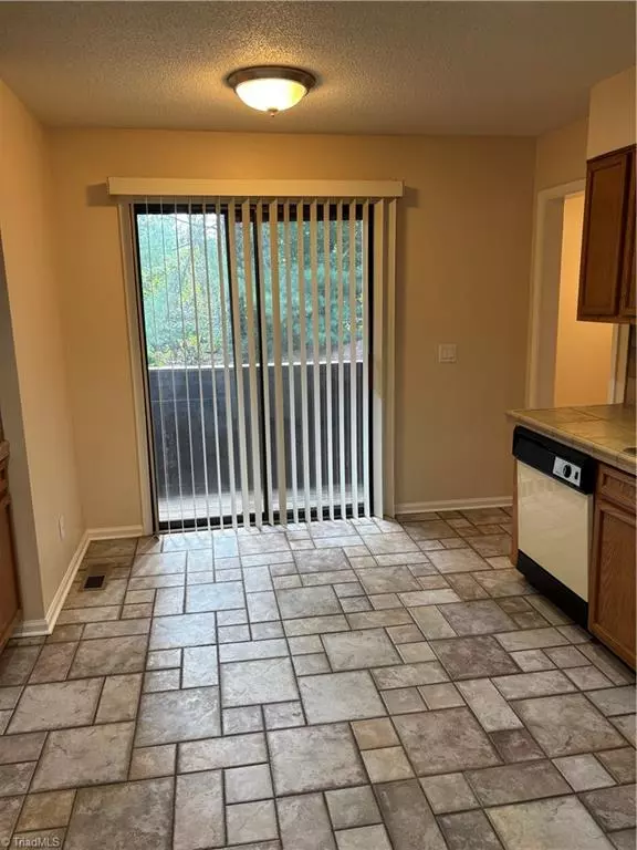 Winston-salem, NC 27104,176 Kinloch CT