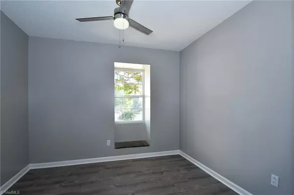 Clemmons, NC 27012,717 Pilgrim Ford CT