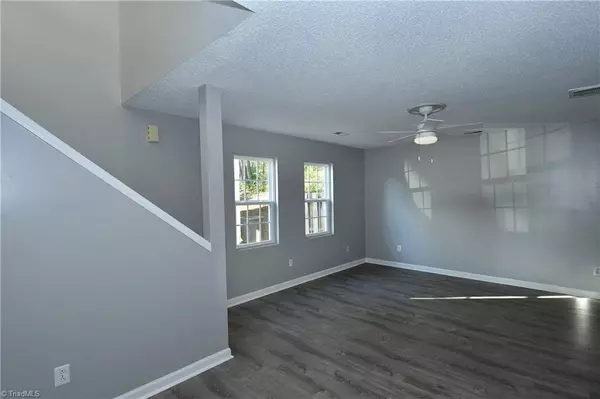 Clemmons, NC 27012,717 Pilgrim Ford CT