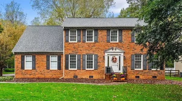 2606 Regents Park LN, Greensboro, NC 27455