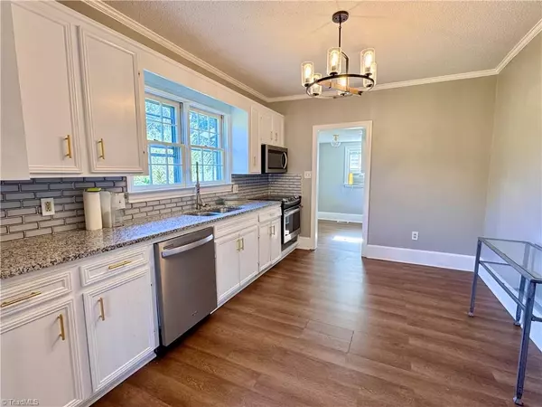 Elkin, NC 28621,531 Elk Spur ST