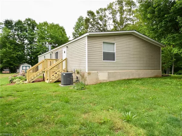 Rural Hall, NC 27045,1985 Griffin RD