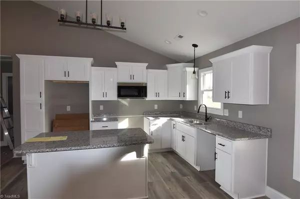 Thomasville, NC 27360,2517 Denton RD