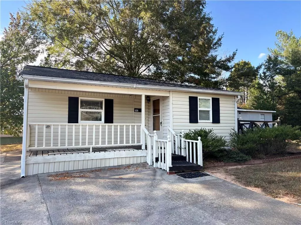 Lexington, NC 27295,382 Aldean DR