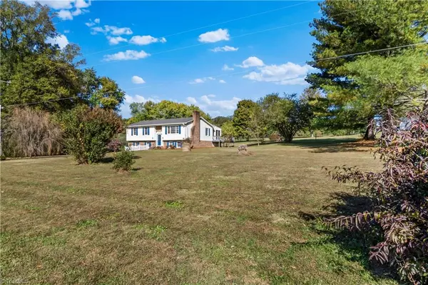 King, NC 27021,1180 Falkenberry RD