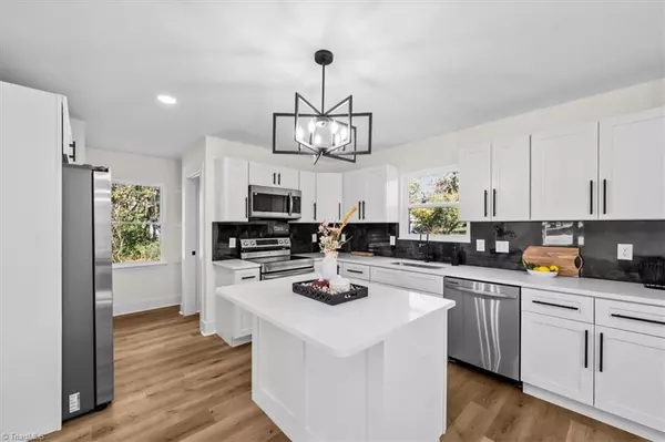 114 Eccles PL, High Point, NC 27260