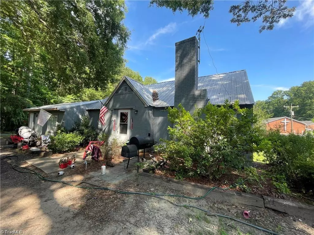 Mocksville, NC 27028,2418 US Highway 158