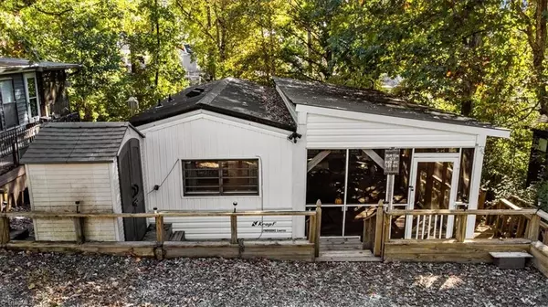 New London, NC 28127,127 Pier AVE