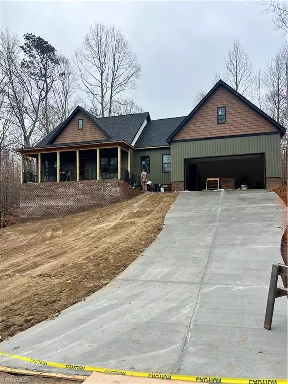 4851 Creeks Crossing RD, Asheboro, NC 27205