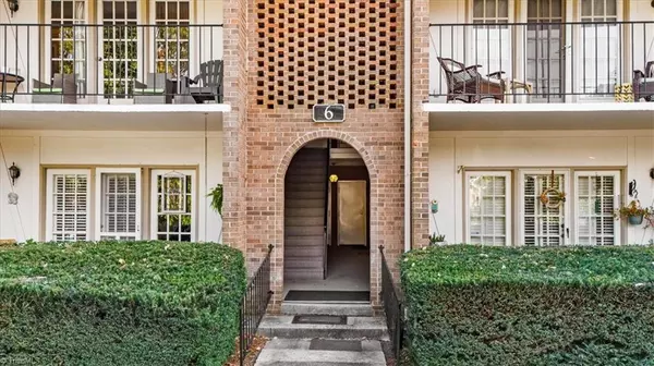 6 Fountain View CIR #C, Greensboro, NC 27405