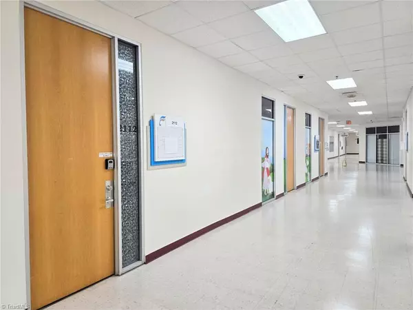 Greensboro, NC 27407,4929 W Market ST #2112