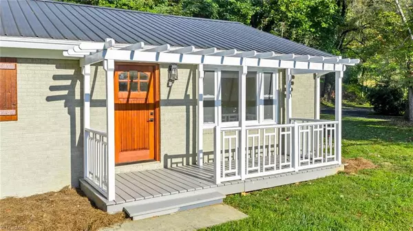 West Jefferson, NC 28694,608 Mountain AVE