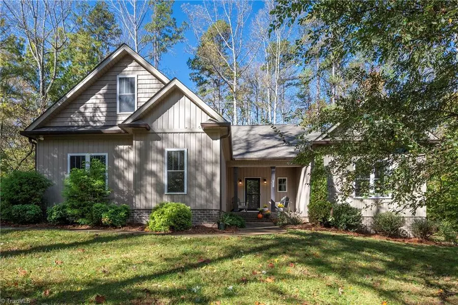 296 River RD, Advance, NC 27006