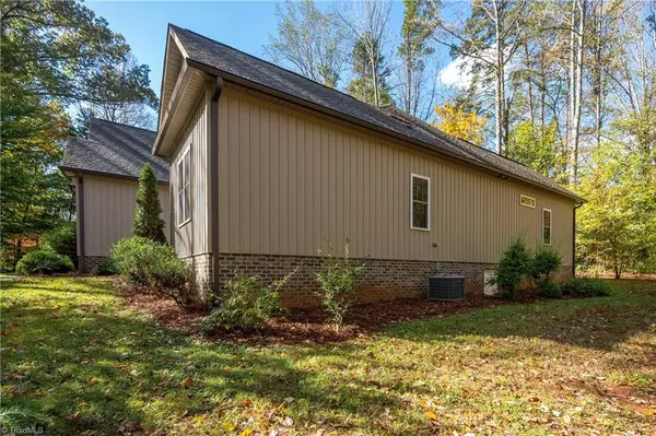 Advance, NC 27006,296 River RD