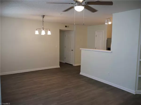 Winston-salem, NC 27103,214 Quietwood DR