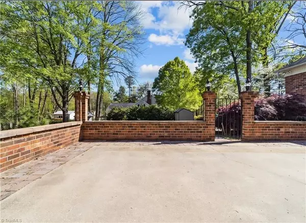 Greensboro, NC 27408,119 Willoughby BLVD