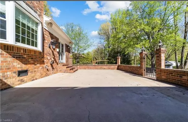 Greensboro, NC 27408,119 Willoughby BLVD