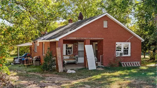 1901 S Elm ST, High Point, NC 27260