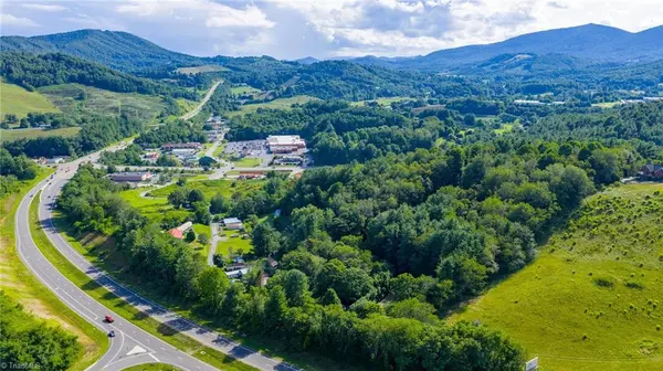 West Jefferson, NC 28694,455 Crescent DR