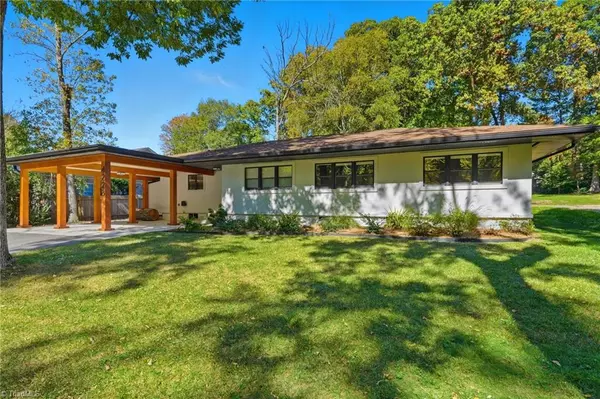 4228 Starmount DR, Greensboro, NC 27410