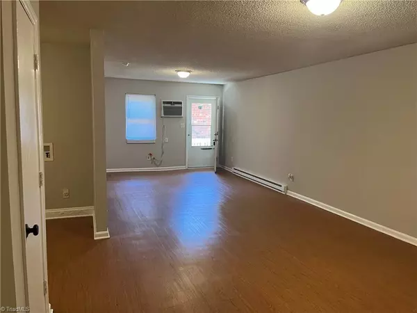 High Point, NC 27260,1303A E Green DR