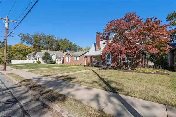 Reidsville, NC 27320,508 Redd ST