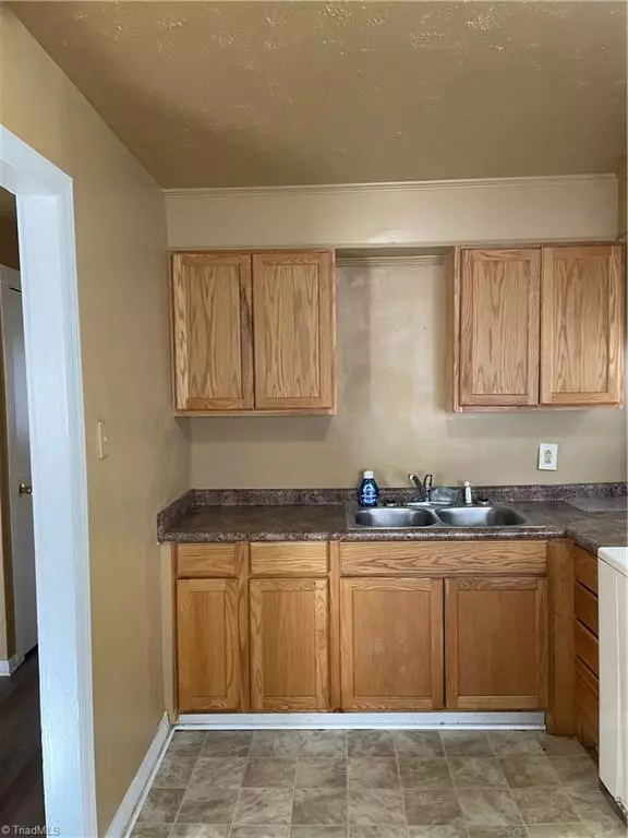 Reidsville, NC 27320,705 Wright ST