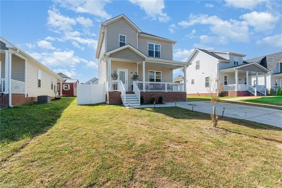 1514 Kingsway DR, High Point, NC 27260