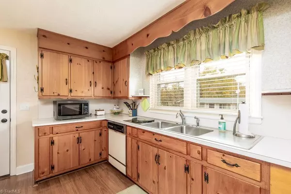 Thomasville, NC 27360,232 Joe Moore RD