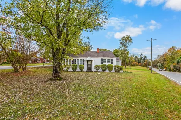 Winston-salem, NC 27105,3726 Northampton DR