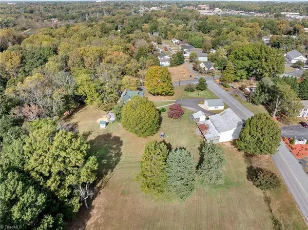 Winston-salem, NC 27127,1412 Old Salisbury RD