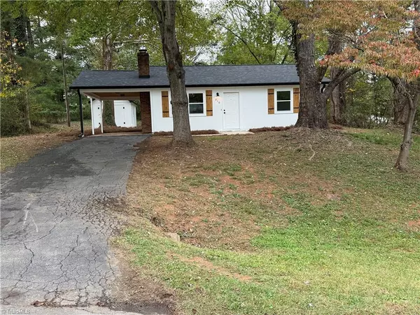 King, NC 27021,310 Cedardale LN