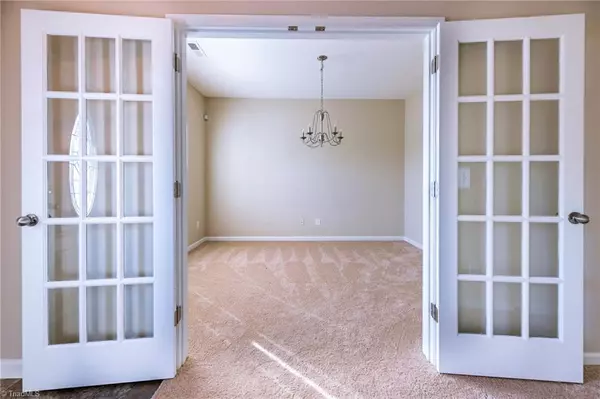 Pfafftown, NC 27040,4215 Lochurst DR