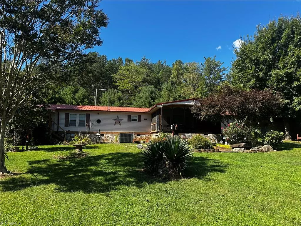 Mcgrady, NC 28649,296 Buckwheat RD