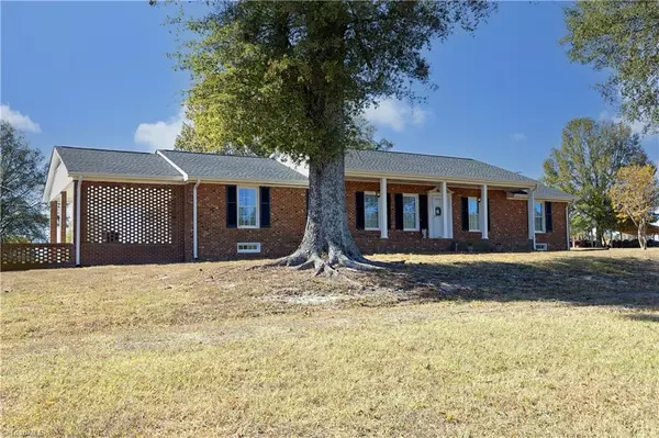 1067 McCray RD, Burlington, NC 27217