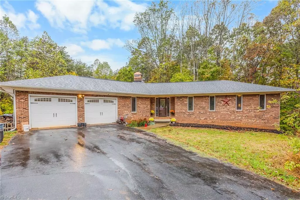 Pinnacle, NC 27043,2044 Brims Grove RD