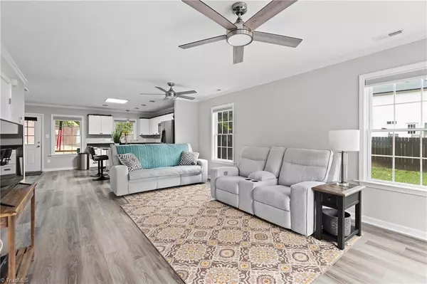 Winston-salem, NC 27103,2709 Farmbrook RD