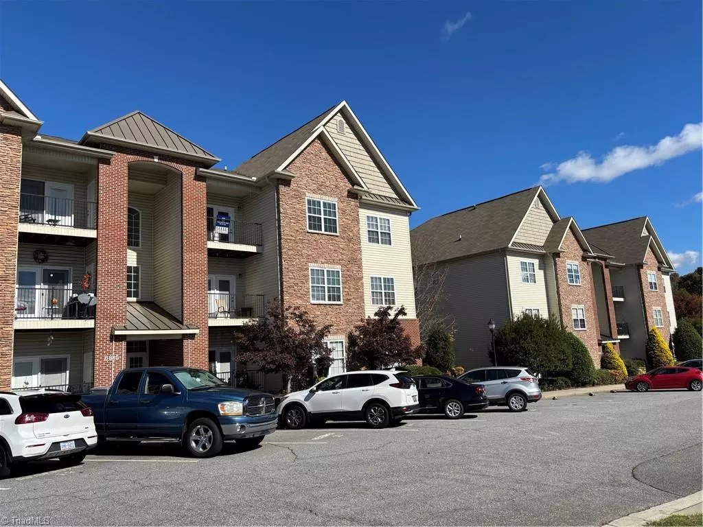 Clemmons, NC 27012-9402,6815 Hanesbrook CIR #304
