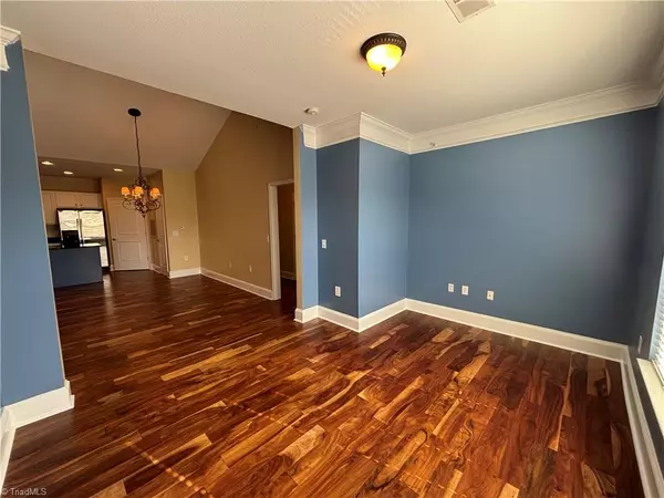 Clemmons, NC 27012-9402,6815 Hanesbrook CIR #304