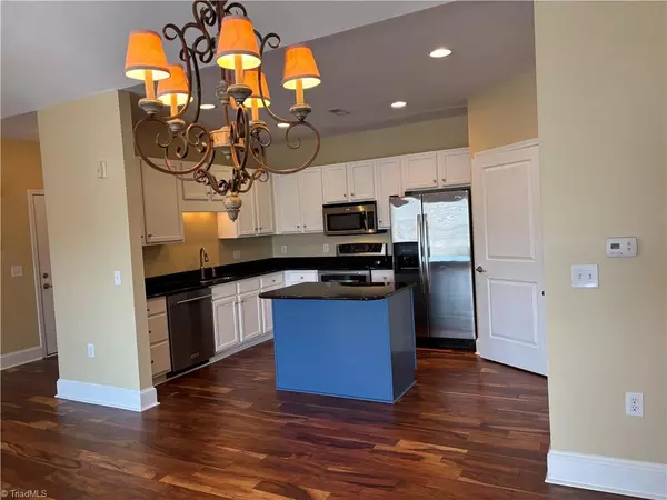 Clemmons, NC 27012-9402,6815 Hanesbrook CIR #304