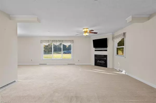 Greensboro, NC 27405,3709 April LN