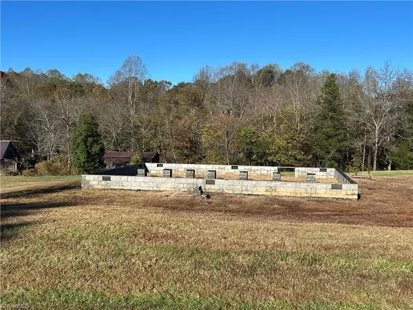 1205 Cox Mill RD, Yadkinville, NC 27055