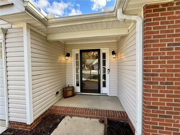 Kernersville, NC 27284,5013 Long Branch DR