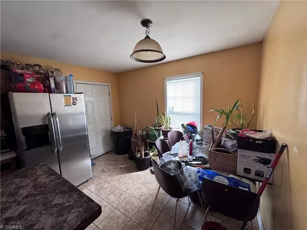 Winston-salem, NC 27105,1119 W 13th ST