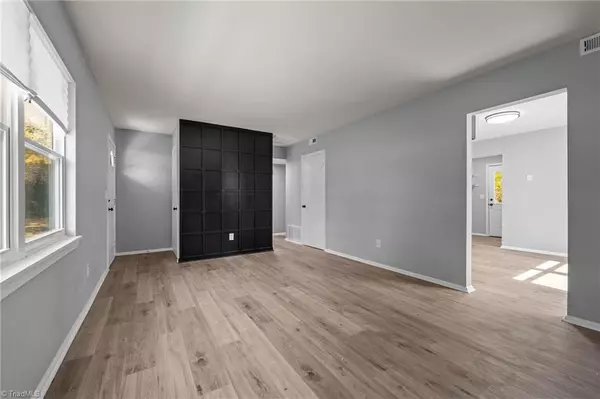 Greensboro, NC 27406,3005 Longford AVE